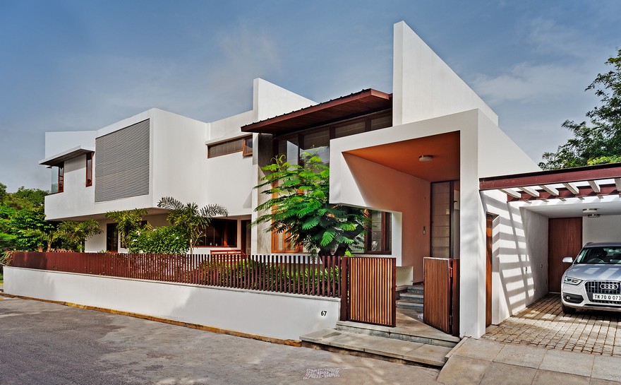 This Bangalore House Featuring Mid-Century Classics Furniture and Contemporary Art-9