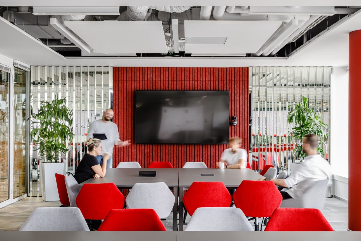 重温城市记忆 · Mediabrands 波兰华沙办公室设计丨Workplace-40