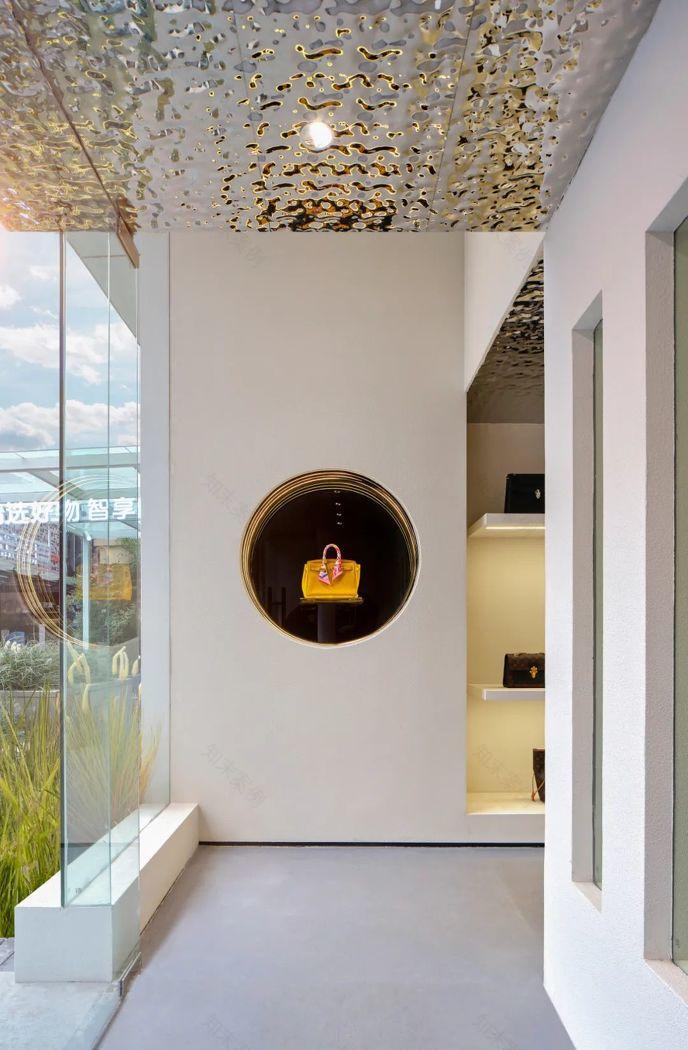 AO×DESIGN 奢侈品店的悬浮桥梁设计-8