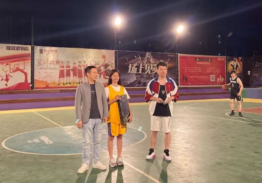 街头篮球赛激情对决,室内设计展现运动魅力-91