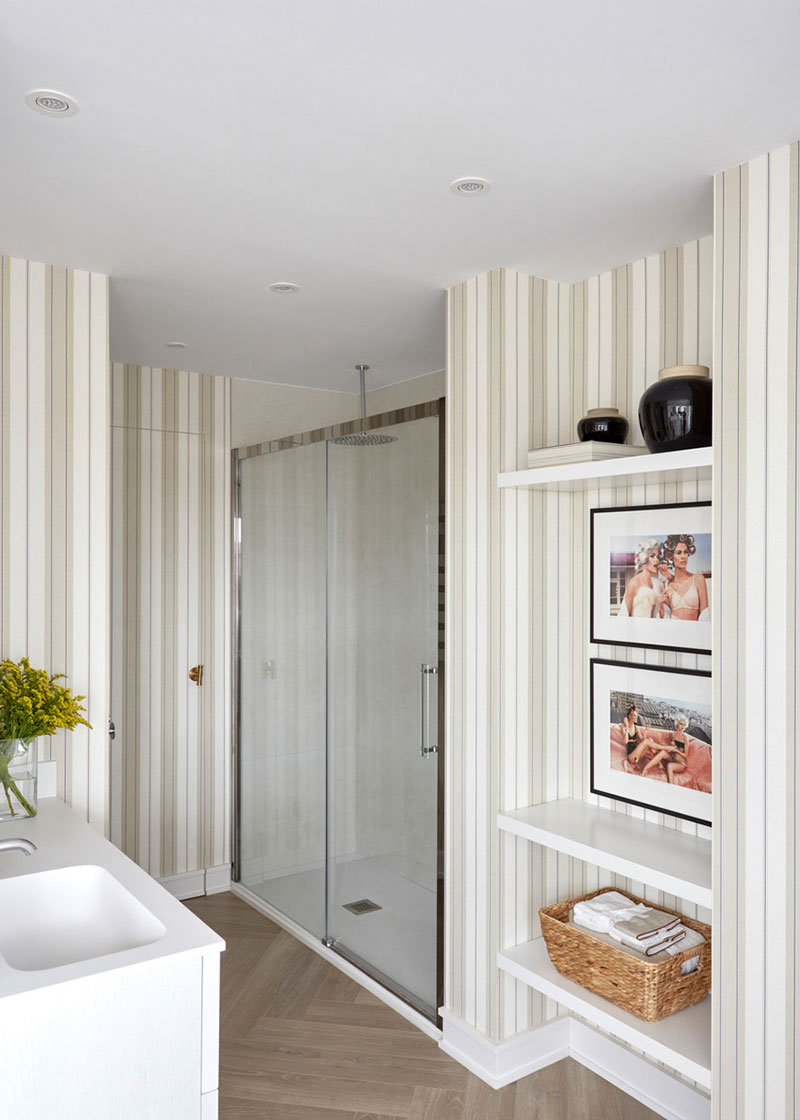 马德里 90 平米白色公寓,玻璃 partition 分隔空间,明亮有趣-13