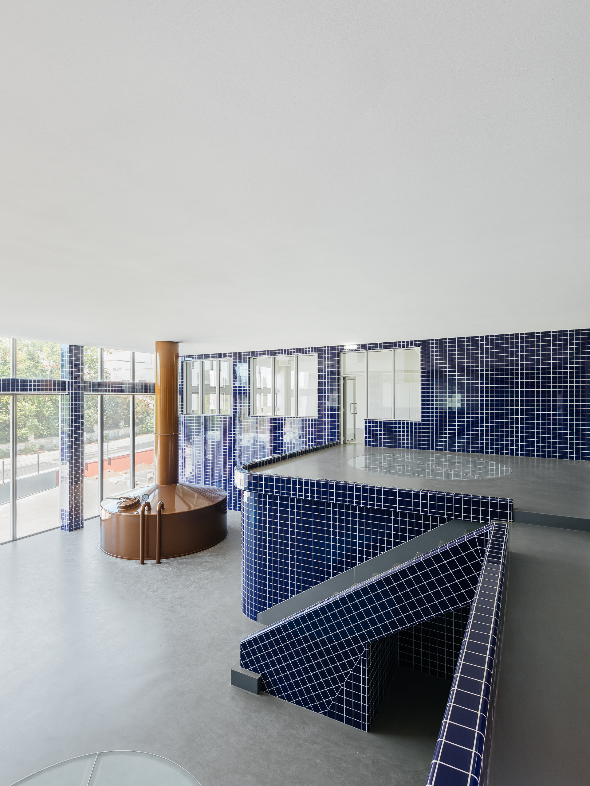 葡萄牙 Plural 药店总部物流中心,古今交融的办公建筑-28