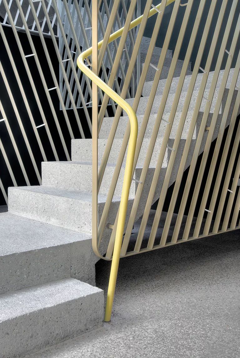 简约灰的极致魅力——bergmeisterwolf 建筑设计事务所案例解析-18