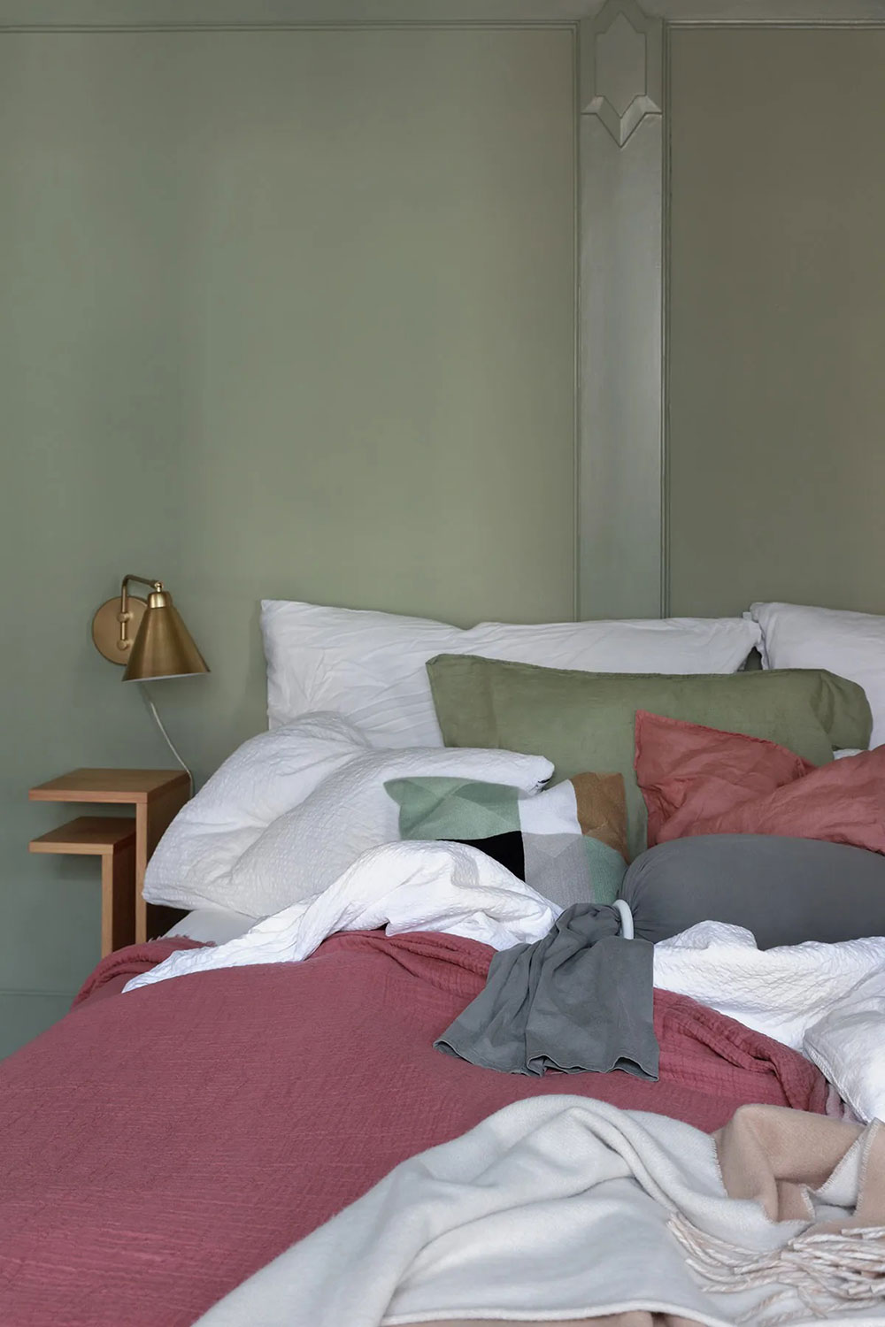 大胆色彩打造独特斯堪的纳维亚公寓-15