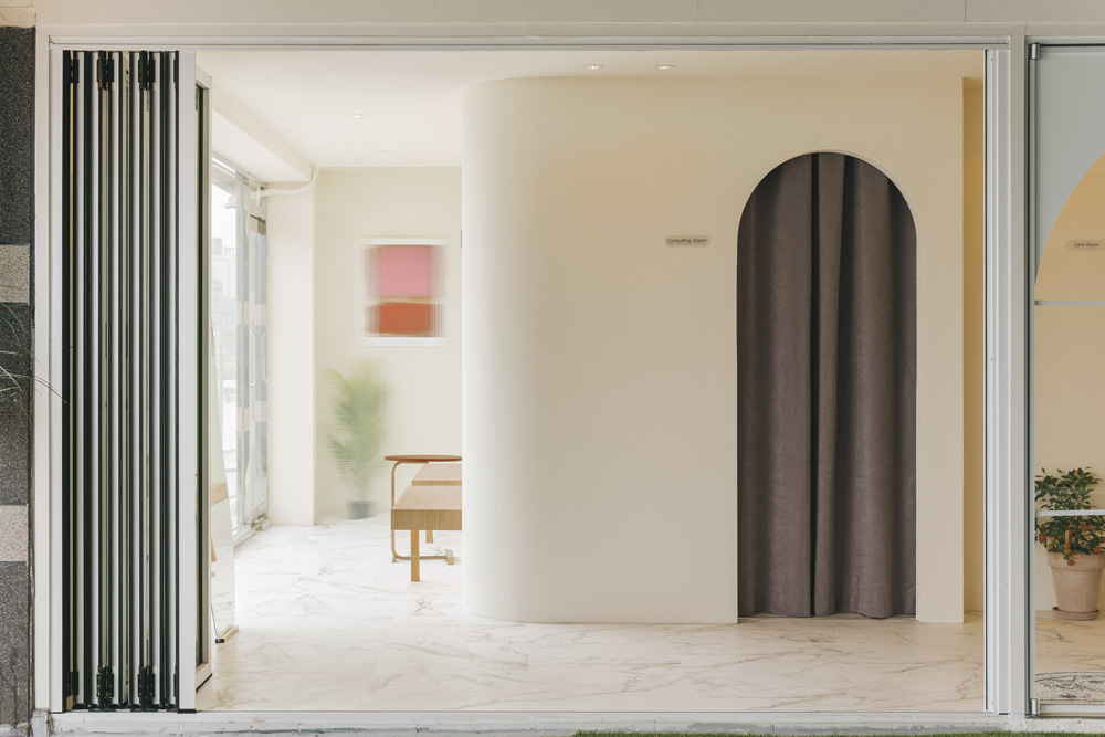 白色与木色迷你别墅设计，16 平米视听室惊艳亮相-4