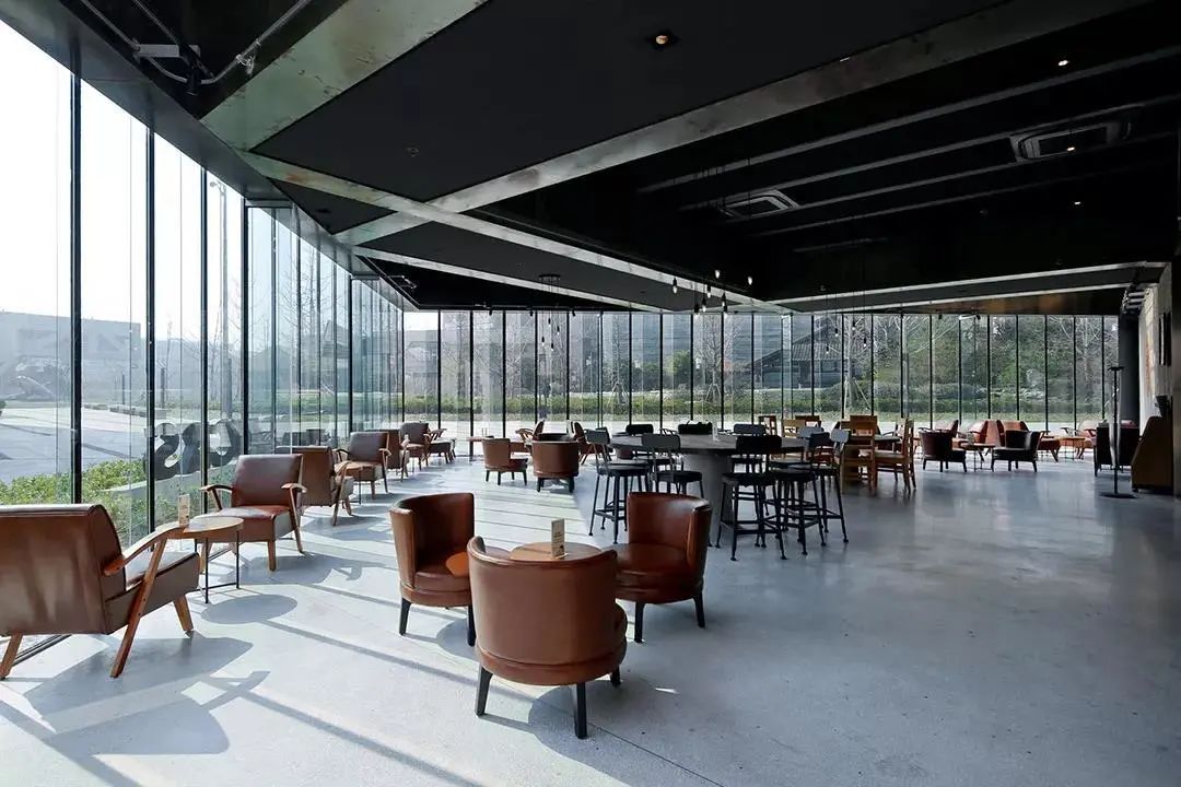 全球最美星巴克,花店、水族馆、百樱共赏-79