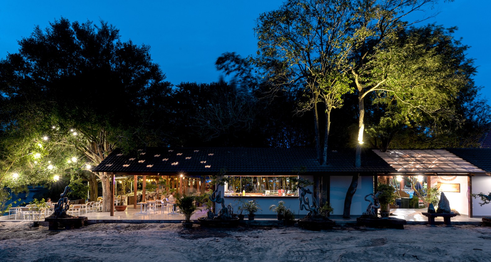 越南中部沿海城镇的生态咖啡馆-24