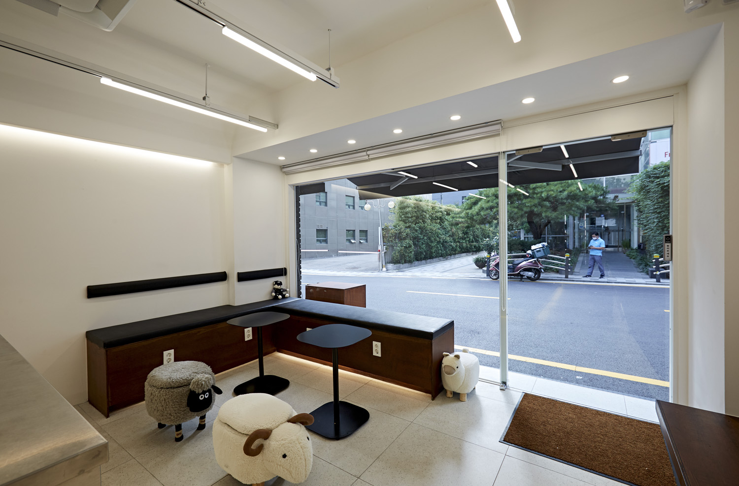 三星洞咖啡厅，15 坪极简空间设计-4