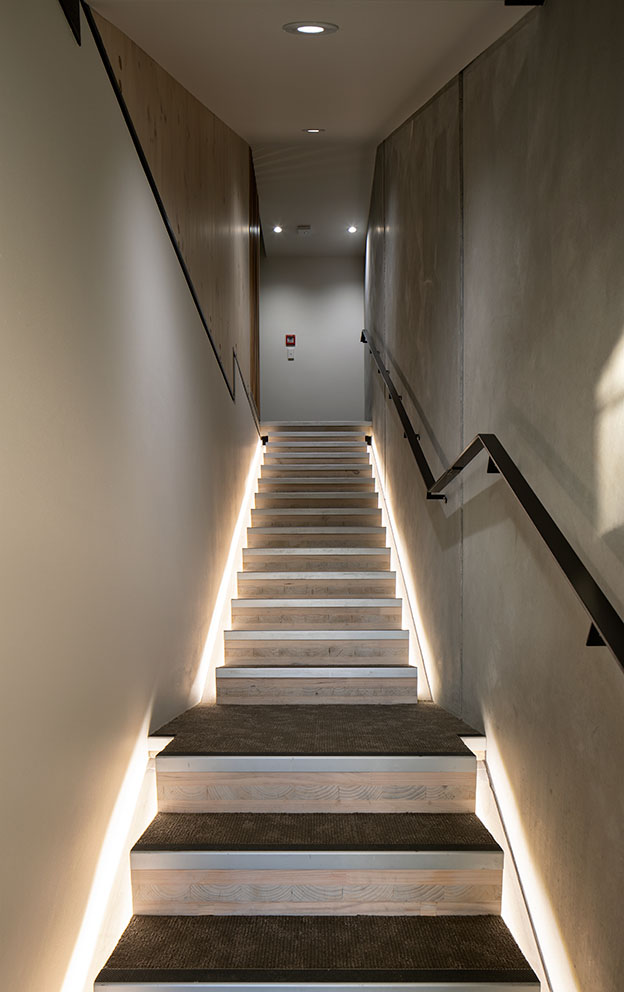 创新建筑公司的生态办公空间-14