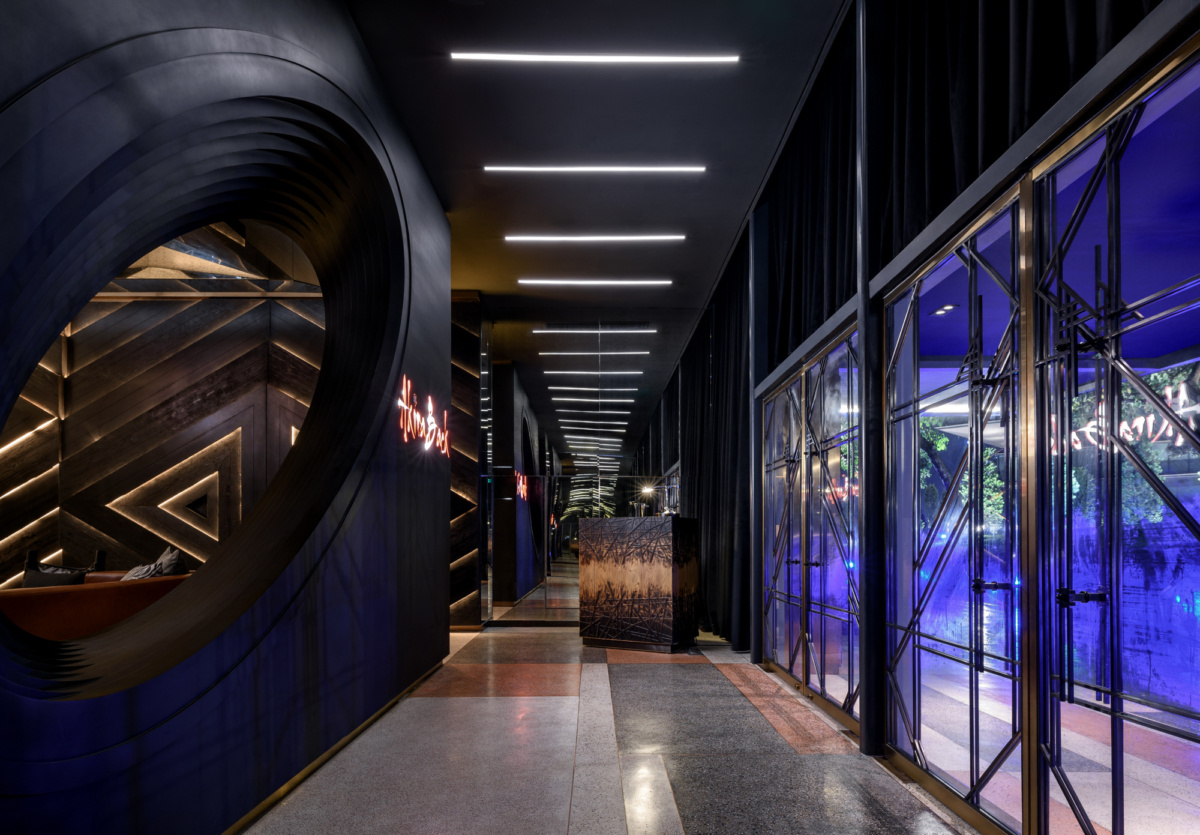 虎遇龙 · Akira Back 越南首家餐厅设计-12