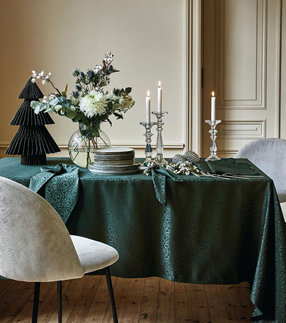 乌克兰新年餐桌设计 | 从奢华派对到雪白装饰-18