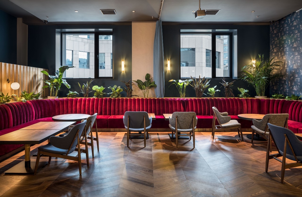 新作 | Oh Yeah 熬夜酒厂北京国贸店-挑战硬朗工业风的精酿啤酒吧-14