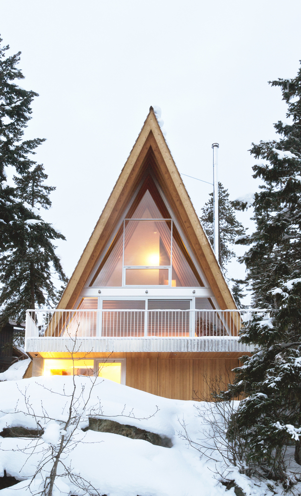 惠斯勒岩石悬崖上的周末度假小木屋-26