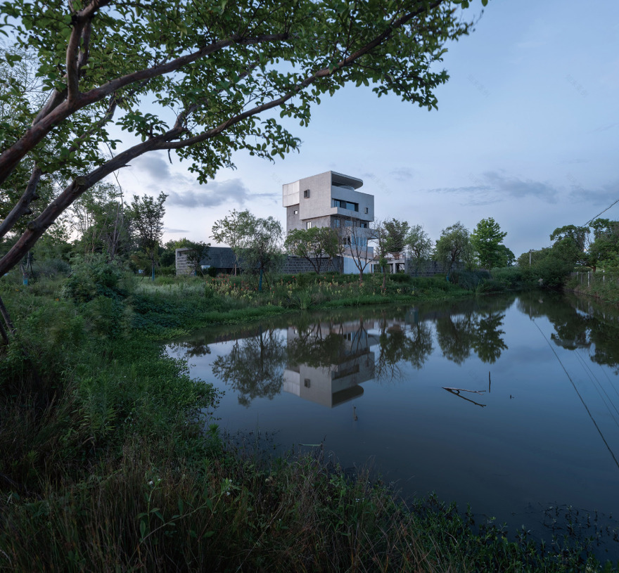 回头潮堤岸上的建筑丨中国浙江丨森上设计-12
