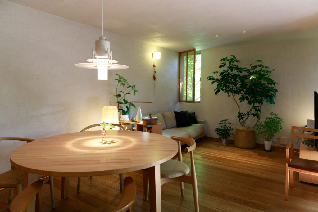 中庭はもうひとつの部屋日々の小さな変化を愉しむ自然の恵みで豊かな生活 | Outdoor | 100%LiFE-6