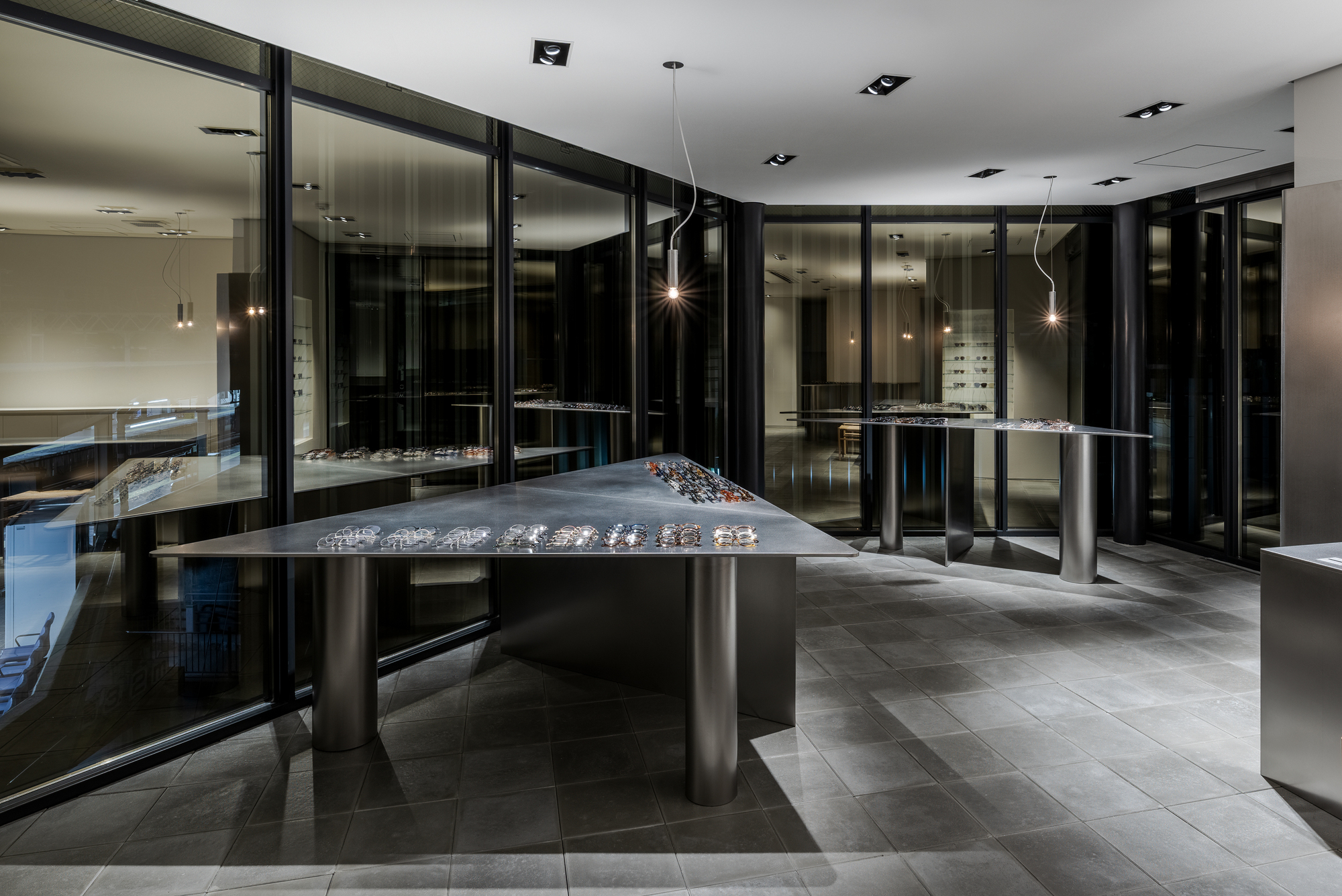 芦屋眼镜店（注：ASHIYA常见为日本地名芦屋，这里按一般情况推测为芦屋的眼镜店，若有特殊背景信息，可根据实际情况调整） 丨日本兵库丨RID Co.,Ltd.-11