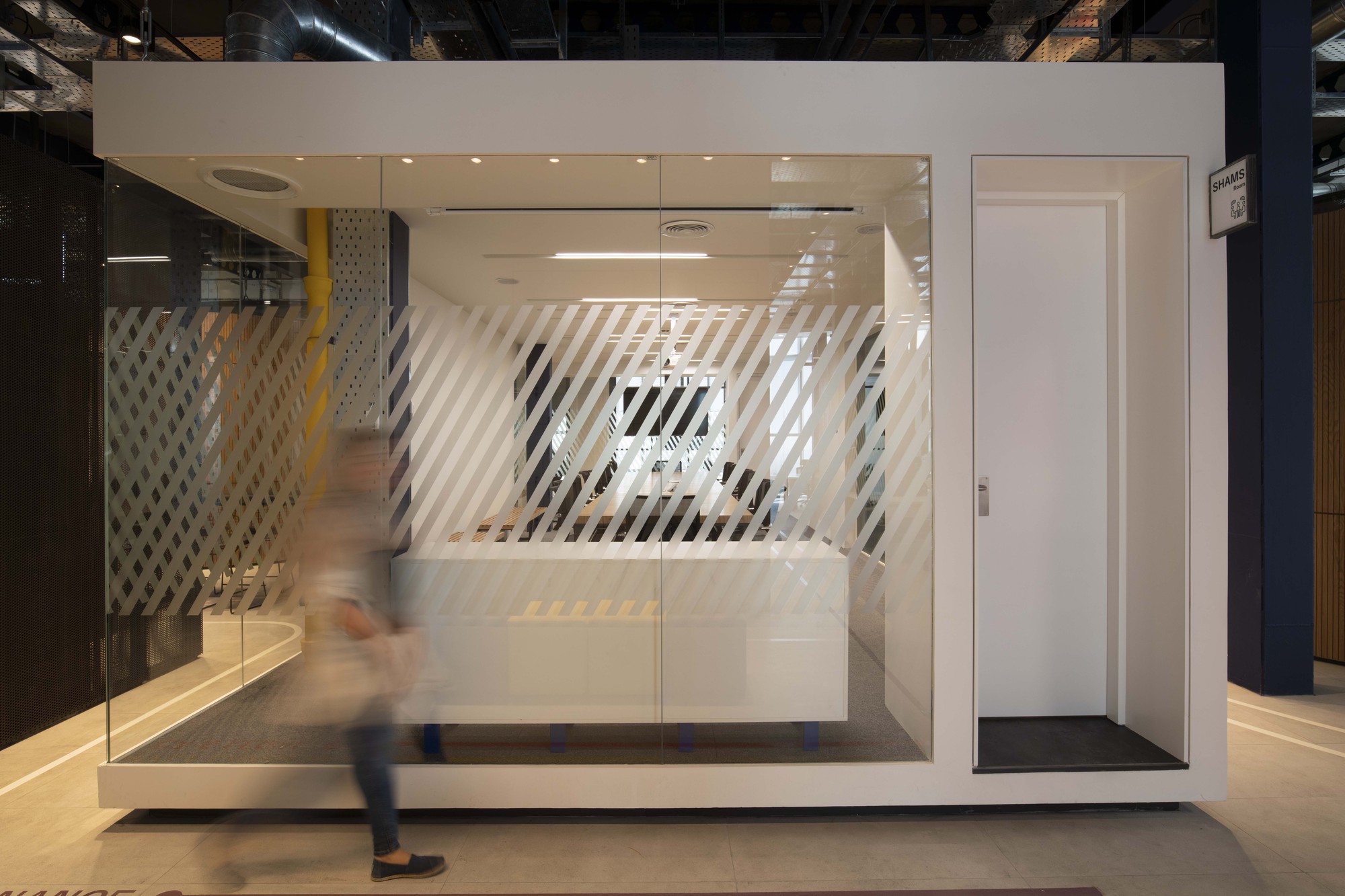 Private Office Headquarters / Persian Garden Studio-19