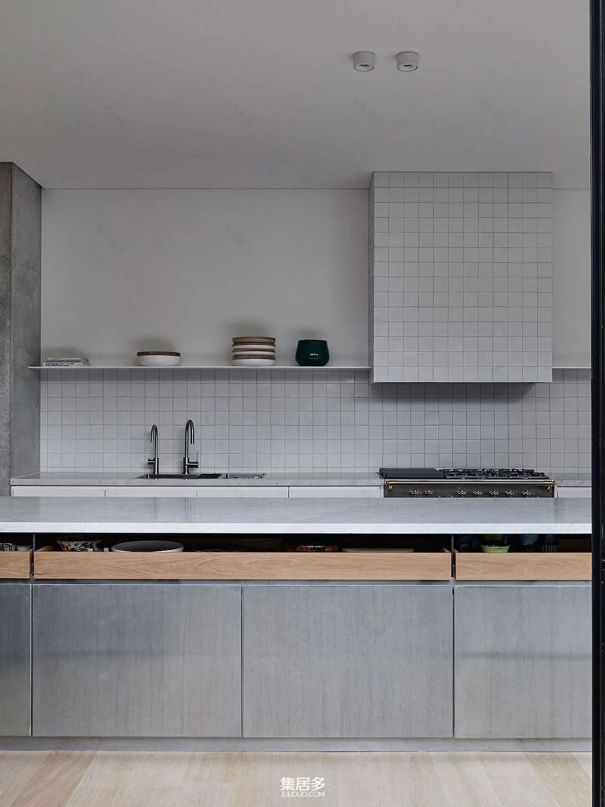 墨尔本现代家居:时尚与微妙色调的完美结合-15