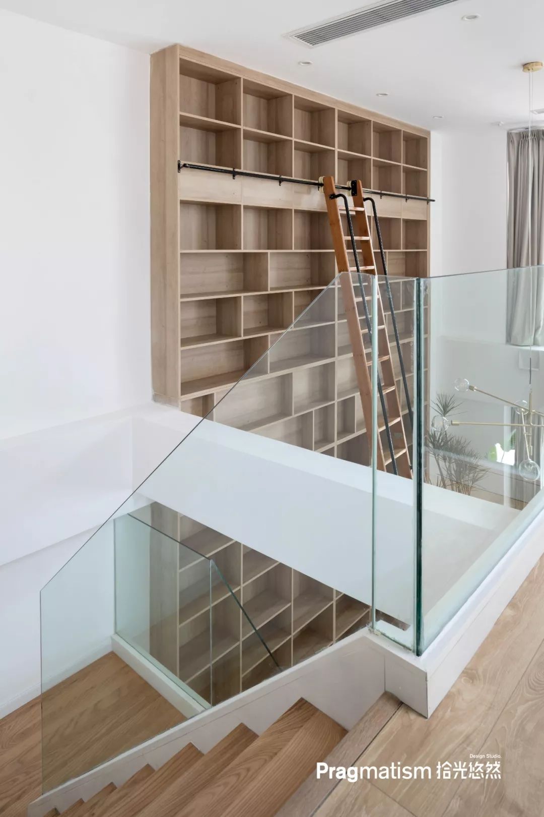 成都 300 平米跃层私宅设计,功能强大且明亮简洁-62