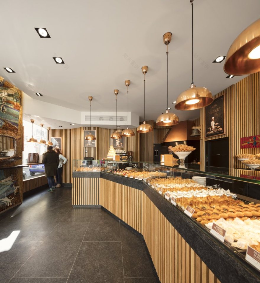 葡萄牙历史店铺改造-15