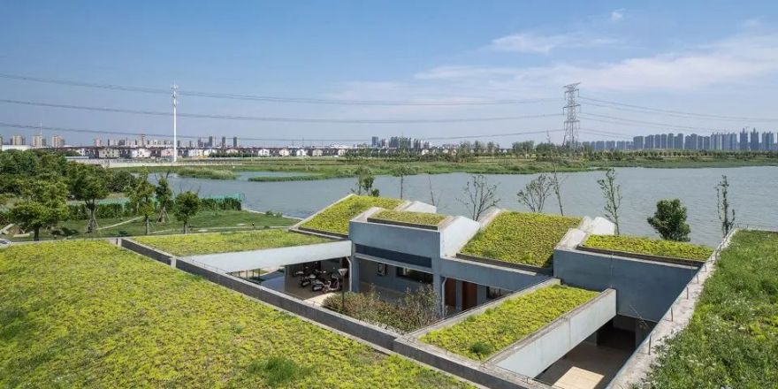 苏州东太湖防汛仓库获德国设计奖 | 融入自然的绿色建筑-25