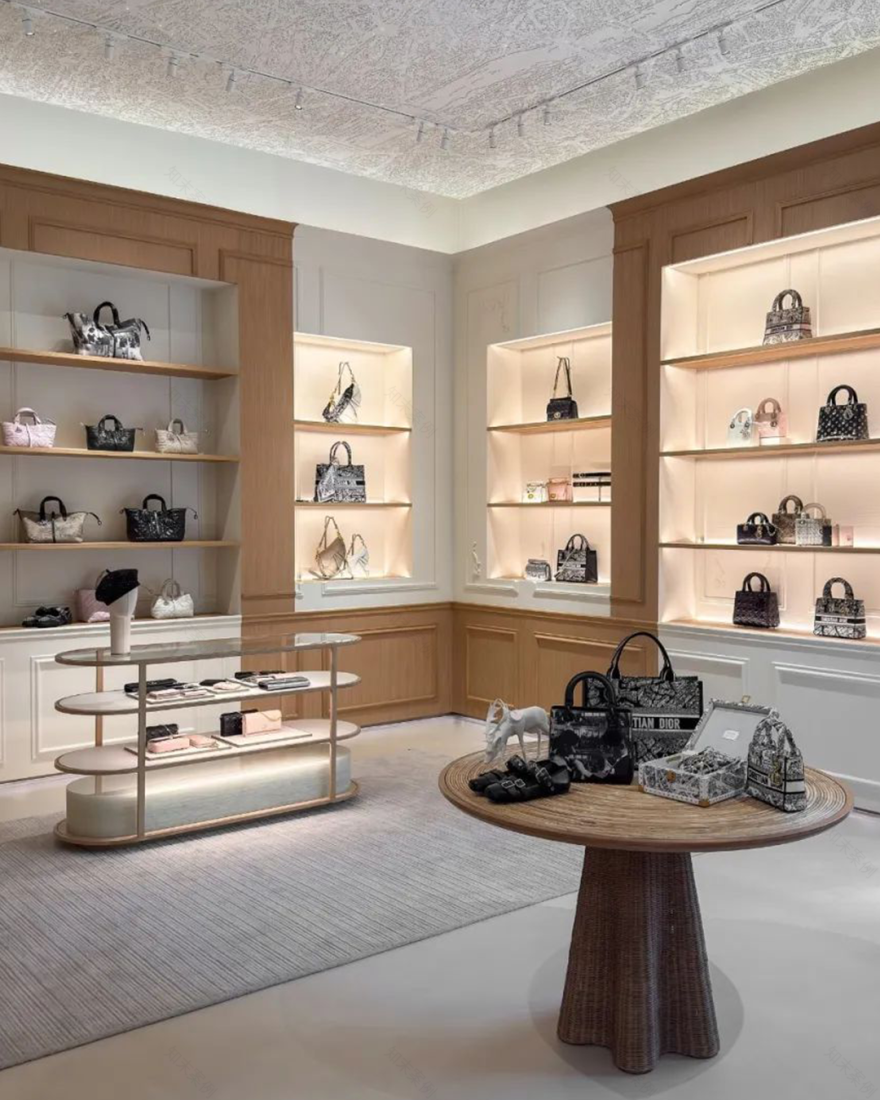 Dior 快闪店「黄金屋」丨泰国曼谷丨Dior 视觉营销创意总监 Luca Albero-44