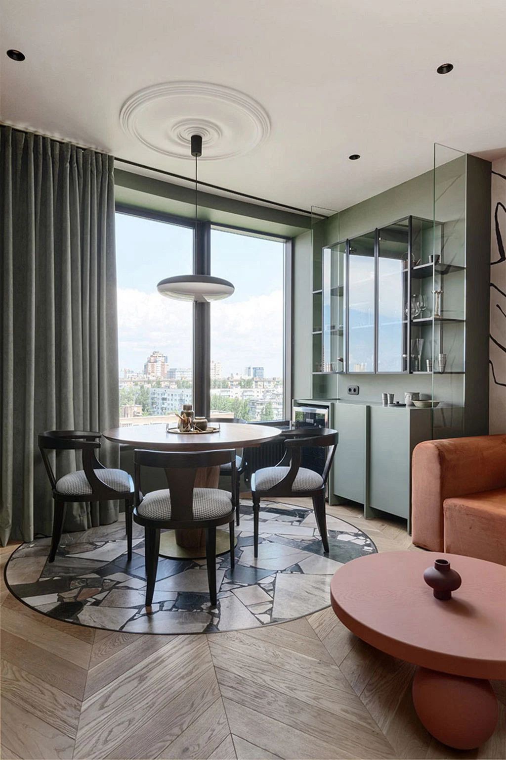 多彩不规则布局公寓，大胆壁纸打造现代时尚空间-4