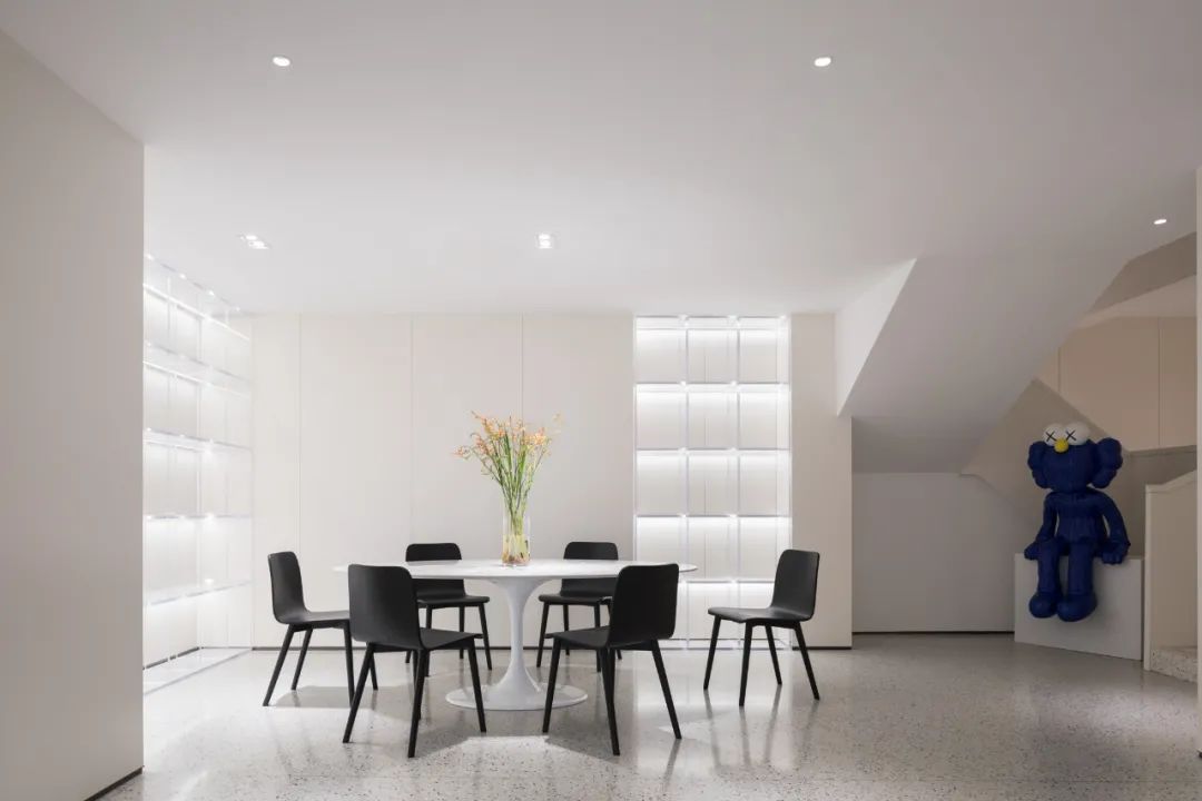 嘉兴 over the bridge 高端旗舰店 | 创新设计诠释素白空间-89