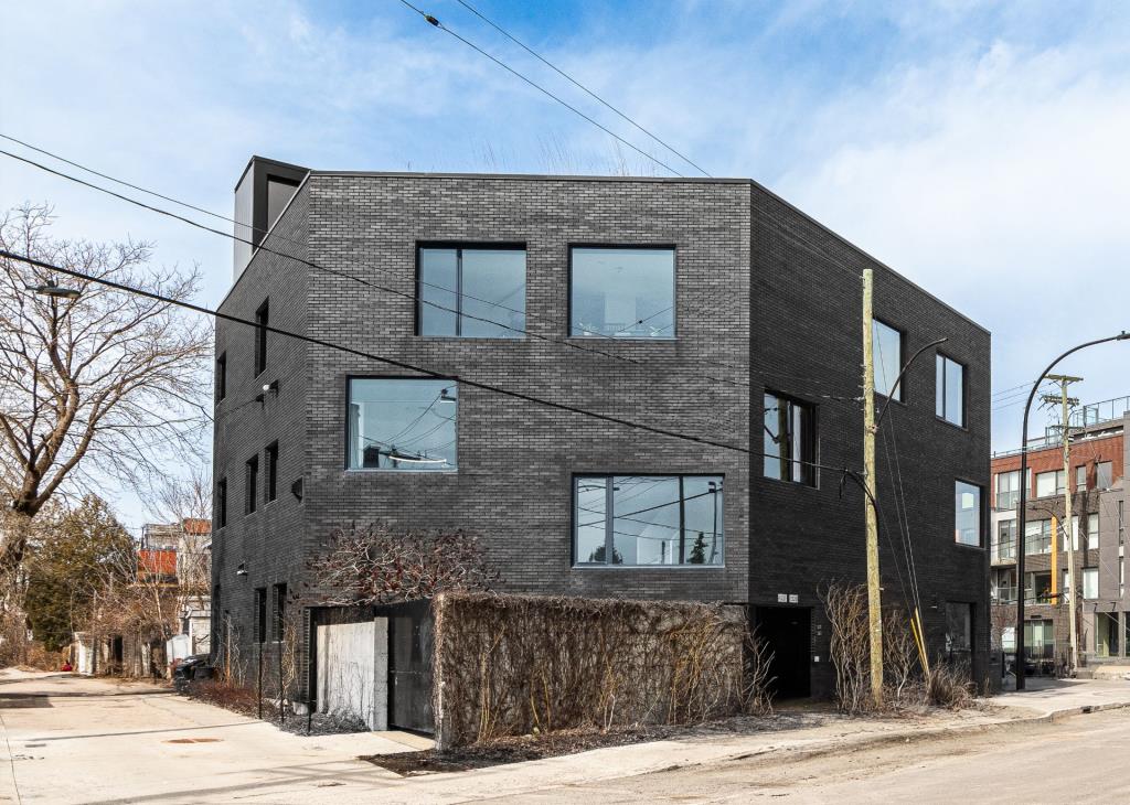 蒙特利尔旧工业建筑改造独特风格住宅丨加拿大蒙特利尔丨Joli Joli Design,Jacques Bilodeau等-47
