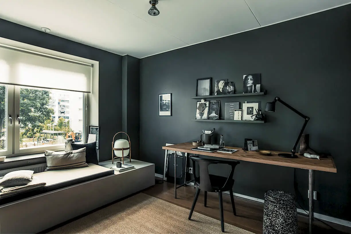 顶层阳光房设计，金属烟囱成亮点-8