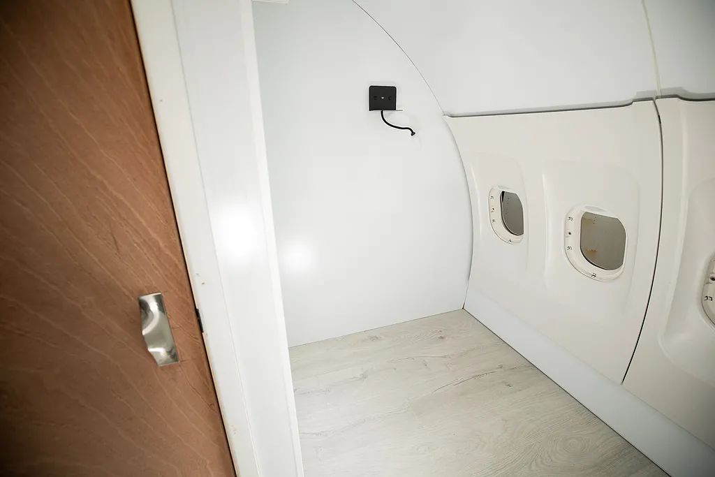 飞机舱式多功能空间设计丨勾勾手设计网-25