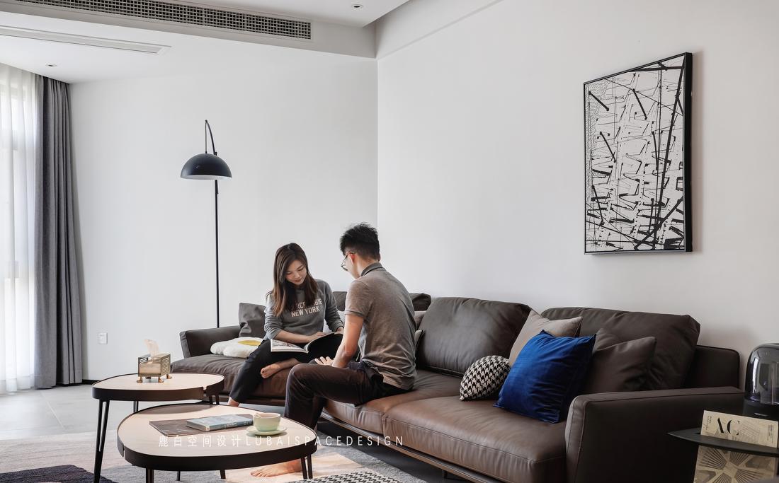 黑白灰极简系住宅-12