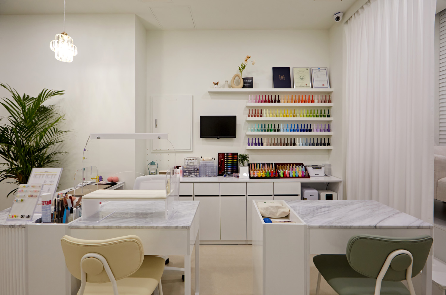 9 平米极简纯白咖啡馆设计，小空间大魅力-6