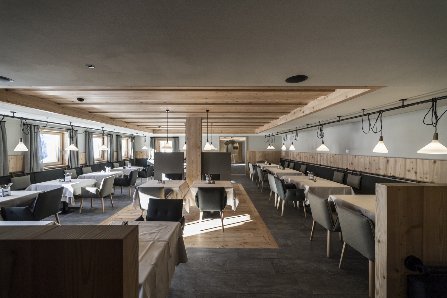 高山之上的酒店设计-30