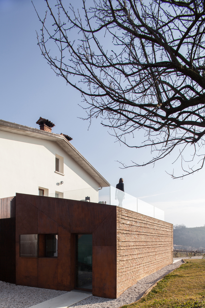 意大利乡村风格的家庭珠宝仓库展示空间-31