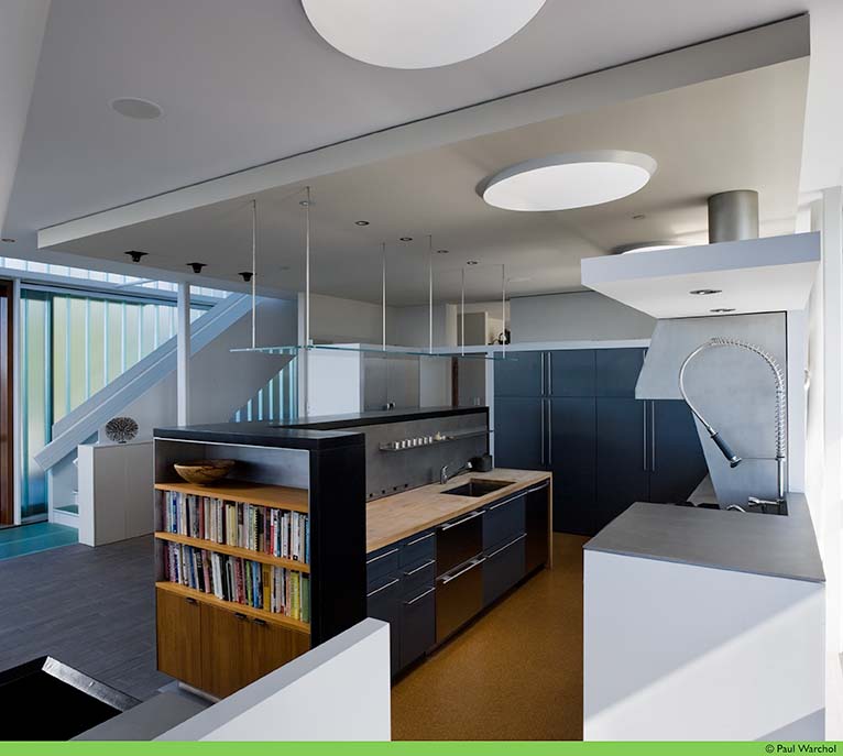 漂浮在海面上的钢构私宅-24