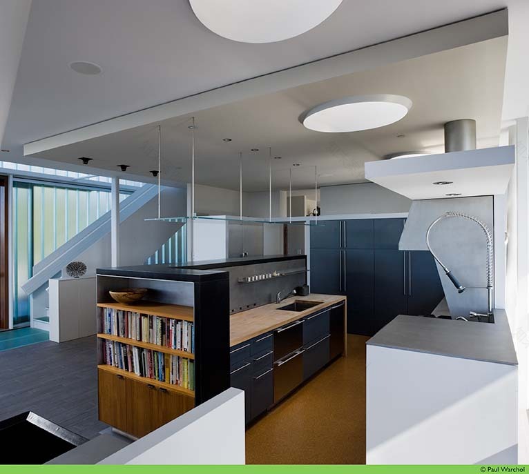 漂浮在海面上的钢构私宅-24