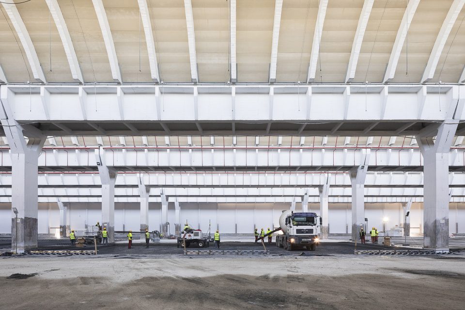 西班牙旧工厂翻新,韵律几何新风貌-28