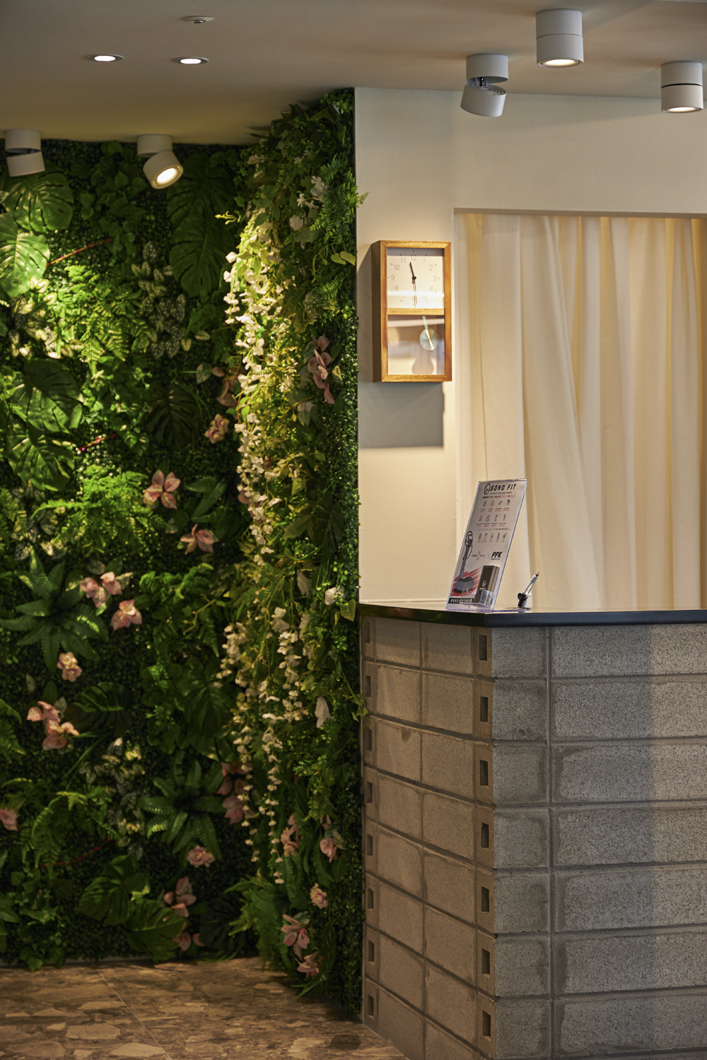 简约设计展现 30 坪健身中心魅力-19