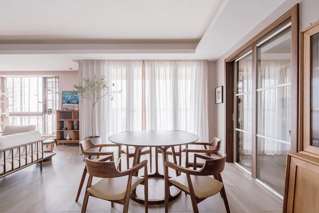 极简原木+禅意!打造通透互动的舒适家居空间-62