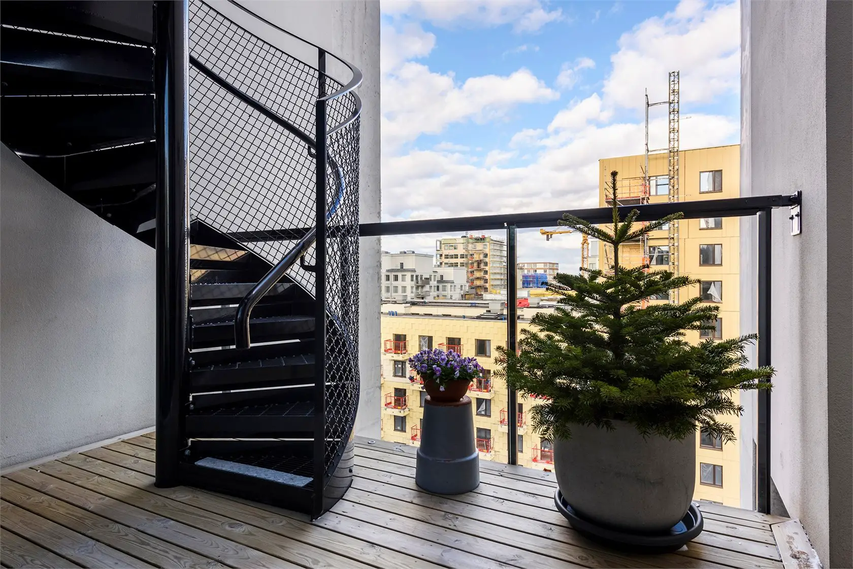 小户型大变身 | 34m2 屋顶露台打造明亮舒适家居空间-18