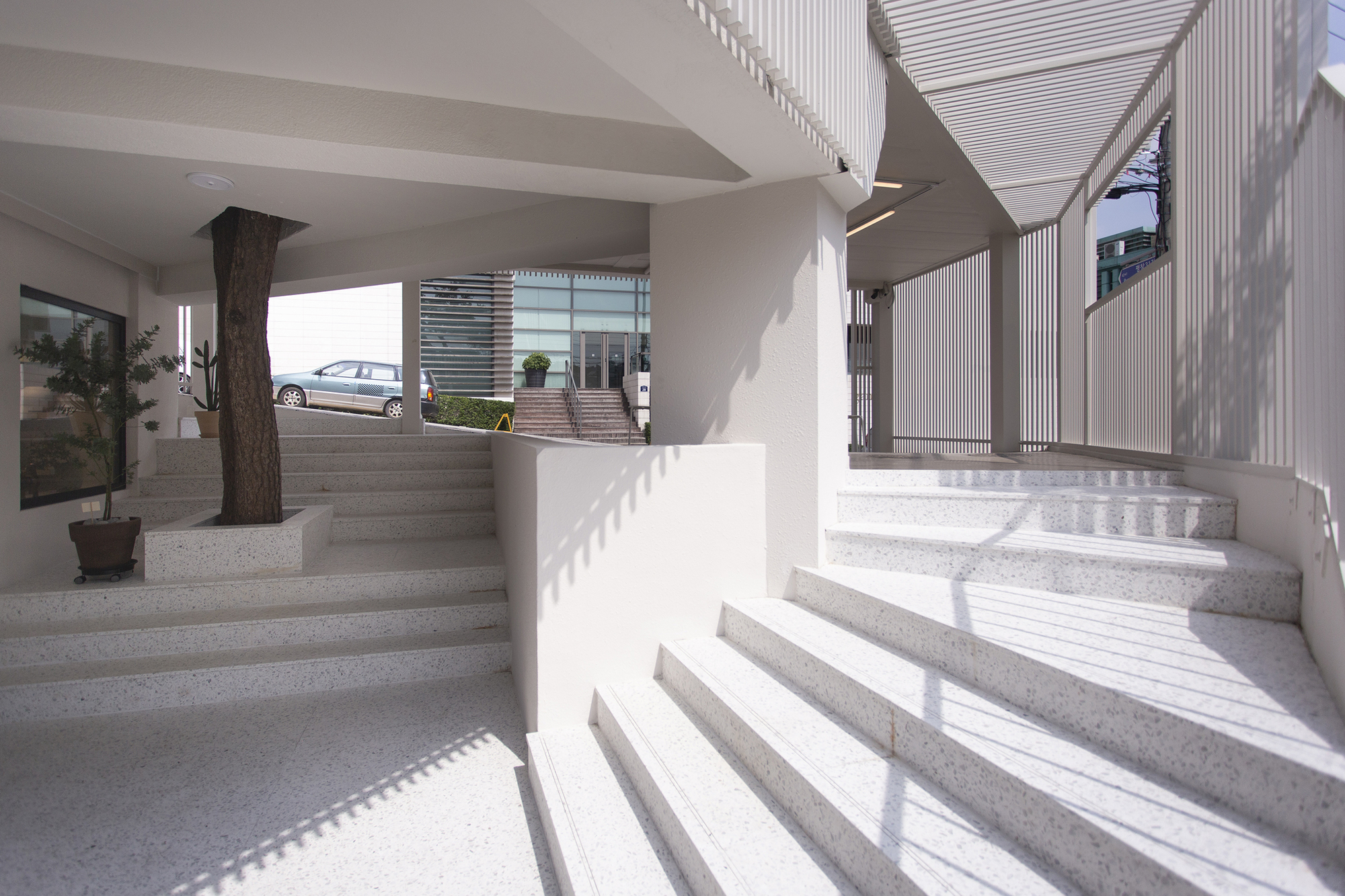 MASS Arts Plastiques Gallery / Form & Function-14