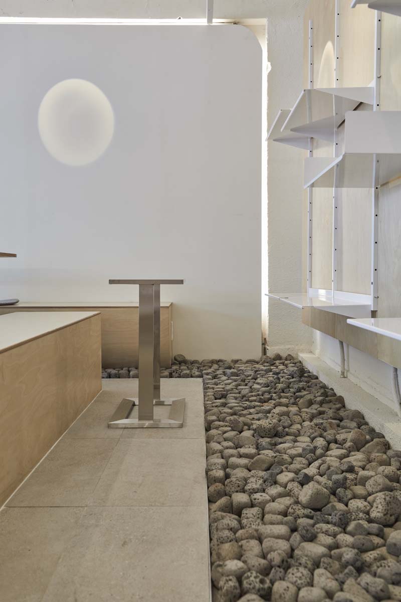 20 平米温馨甜品咖啡厅，打造温暖空间-15