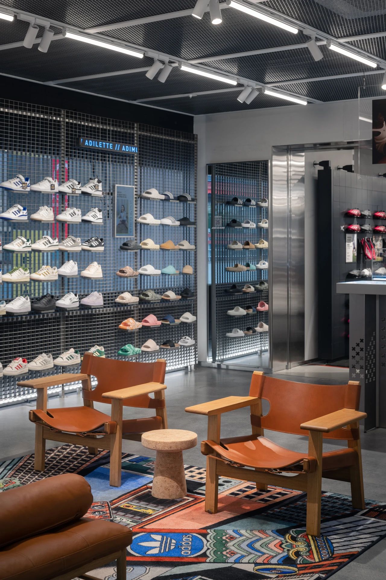adidas 首家亚洲旗舰店丨韩国首尔丨万社设计-106