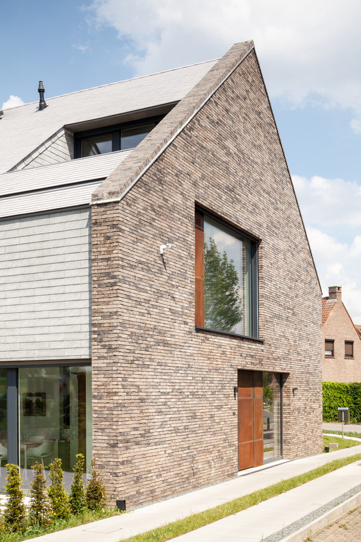 比利时 Halle 绿色环保家居，巧妙利用日光与自然景观-2