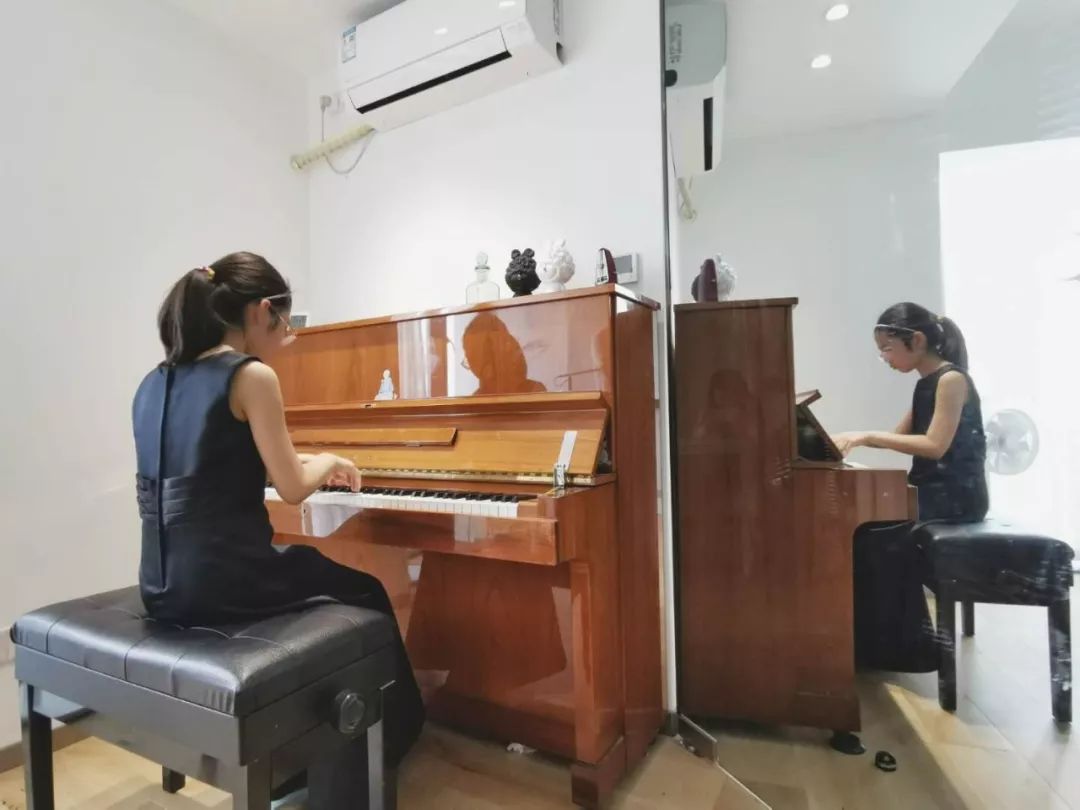 极简黑白灰,小户型 LOFT 变大 house-52