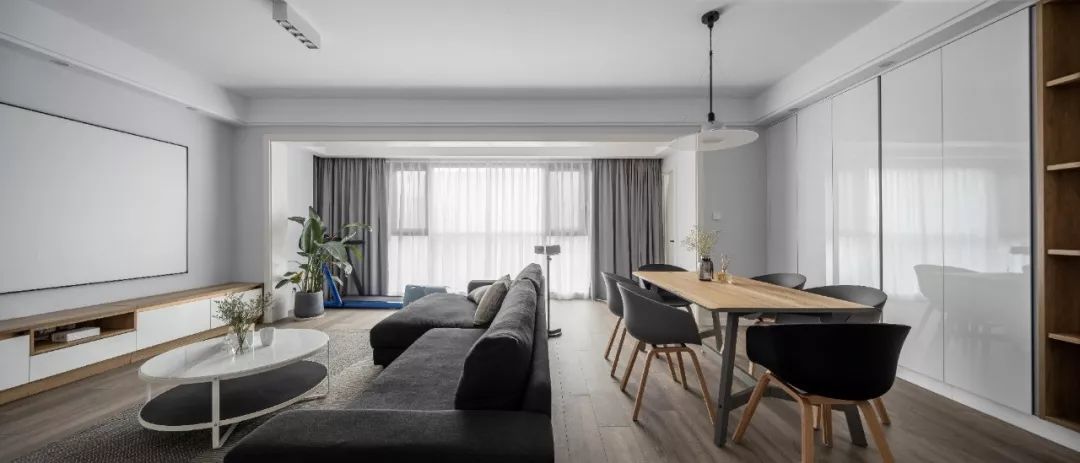 137㎡三口之家,温馨设计融入阳台、投影仪与衣帽间-17