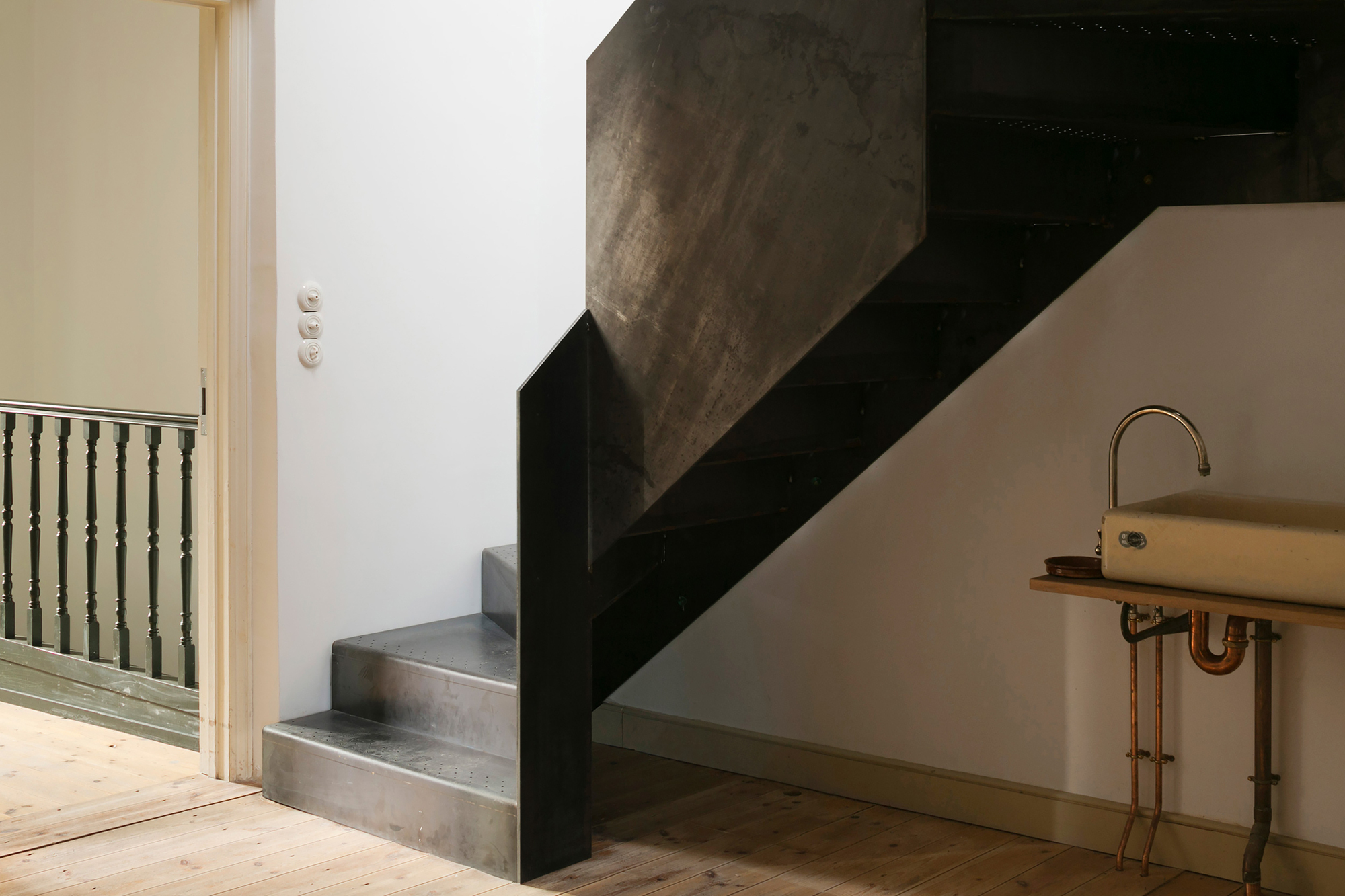 Artist's Studio in Stepney in London / Martin Edwards Architects-18