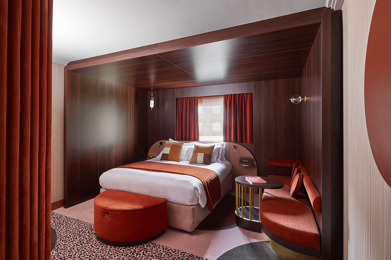 Оскар Люсьен Оно: отель в Париже с мотивами Memphis-0