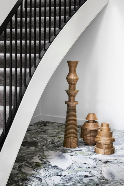 金色的;金黄色的;金的;金制的-88